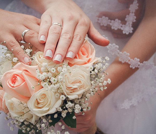 40 tys. zł za ślub i dziecko. PiS chce zachęcać do małżeństw i rodzicielstwa-17503