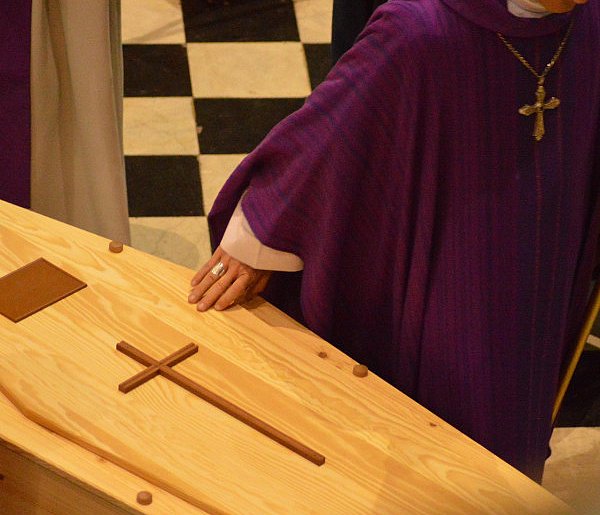 Rewolucja w pochówkach coraz bliżej. Tego w Polsce jeszcze nie było-17654