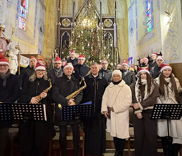 Band Uniejów świątecznie. Zespół zagrał koncert w kościele w Wilamowie-17809