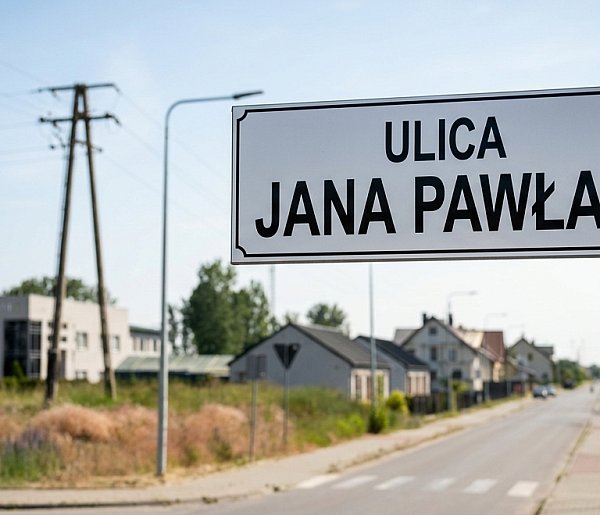 Potrącenie pieszej na przejściu w Uniejowie. Kobieta trafiła do szpitala