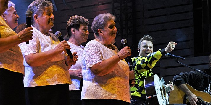 Zagrały z Piotrem Kupichą, teraz chór zagra wyjątkowy Koncert Jesienny w Uniejowie [WIDEO]