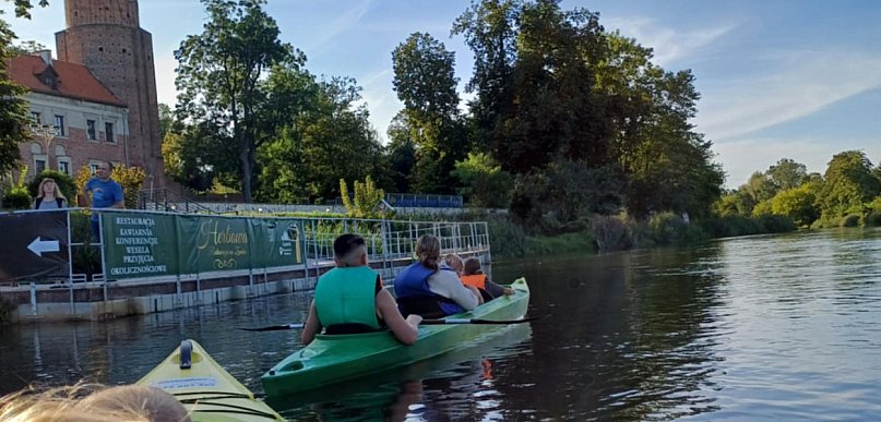 Uniejów. Spływy kajakowe rzeką Wartą. Wybierz jedną z urokliwych tras
