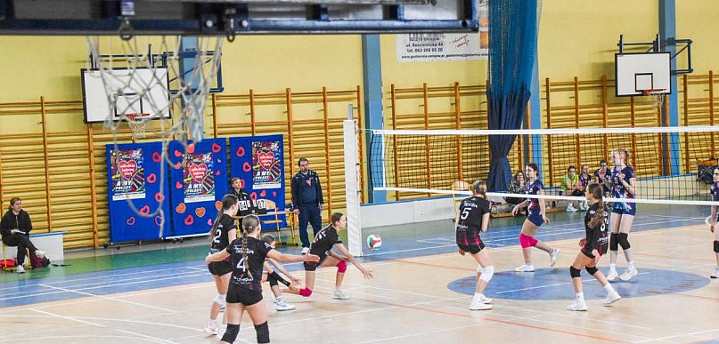 Siatkarki zagrają o puchar Burmistrza Uniejowa. W niedzielę tuniej