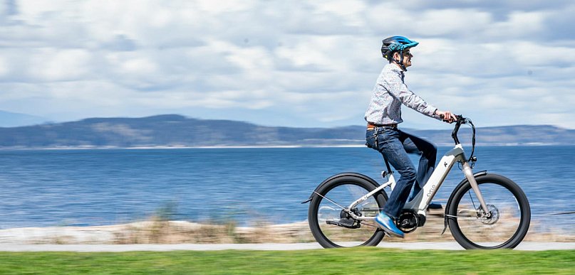 Czy rower elektryczny ładuje się podczas jazdy?