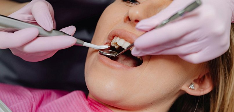 Zatrzymana ósemka: usuwać czy czekać, aż się wyrżnie?