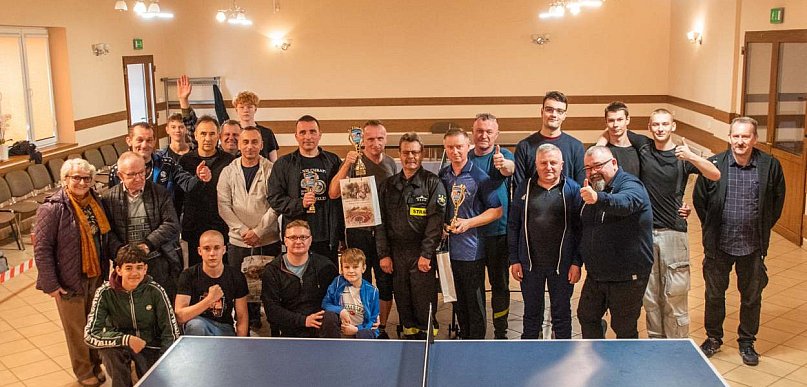 Gminny Turniej Tenisa Stołowego o Puchar Burmistrza Uniejowa. Kto najlepszy? [FOTO