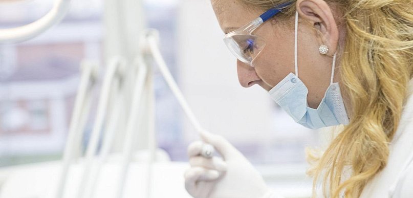 Jak wygląda kompleksowa metamorfoza uśmiechu — od pierwszej wizyty do efektu końco