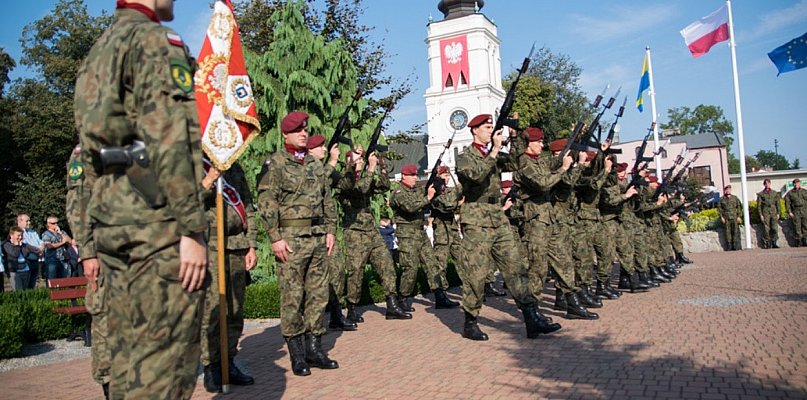 Gminne Obchody Święta Niepodległości w Uniejowie z udziałem wojska - 17325