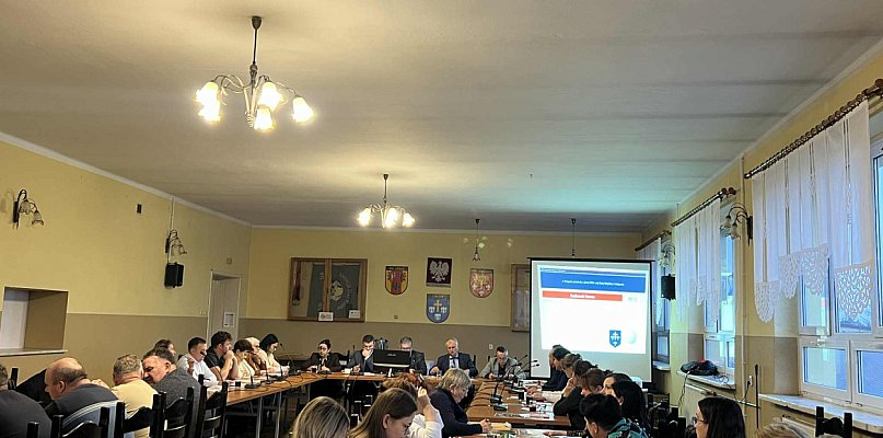 Radni w Uniejowie przegłosowali. Będą zmiany w podatkach i cenach za wywóz śmieci - 17484