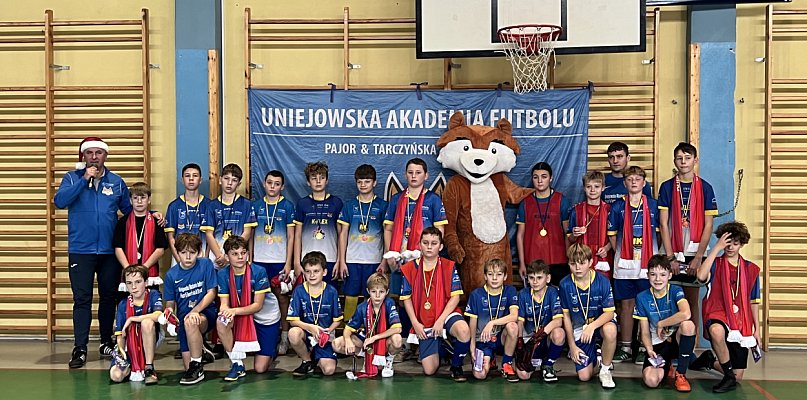 Mikołajkowy turniej UAF już po raz dwunasty zorganizowano w Uniejowie - 17637