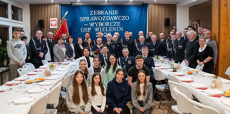 Pół wieku w strażackim mundurze. Bogdan Marciniak przekazuje stery w OSP Wielenin