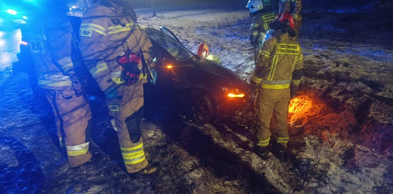 Wypadek na DK 72. Trzy auta rozbite, dwie osoby w szpitalu