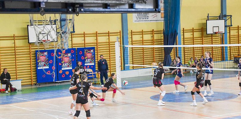 Siatkarki zagrają o puchar Burmistrza Uniejowa. W niedzielę tuniej