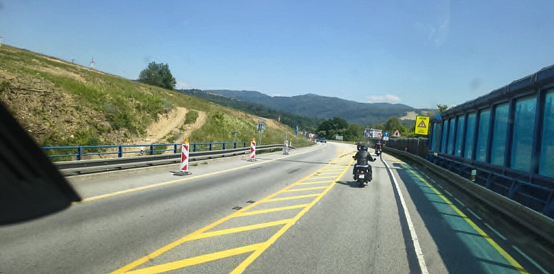 Z Uniejowa na Olimp. Wystartowała wyjątkowa motocyklowa wyprawa na Jawach
