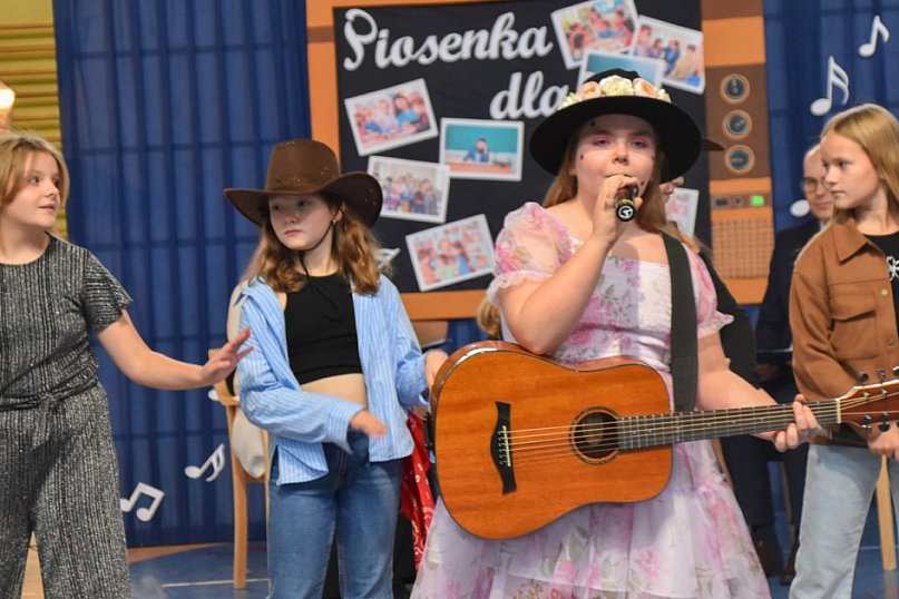 Koncert życzeń na Dzień Nauczyciela w Uniejowie