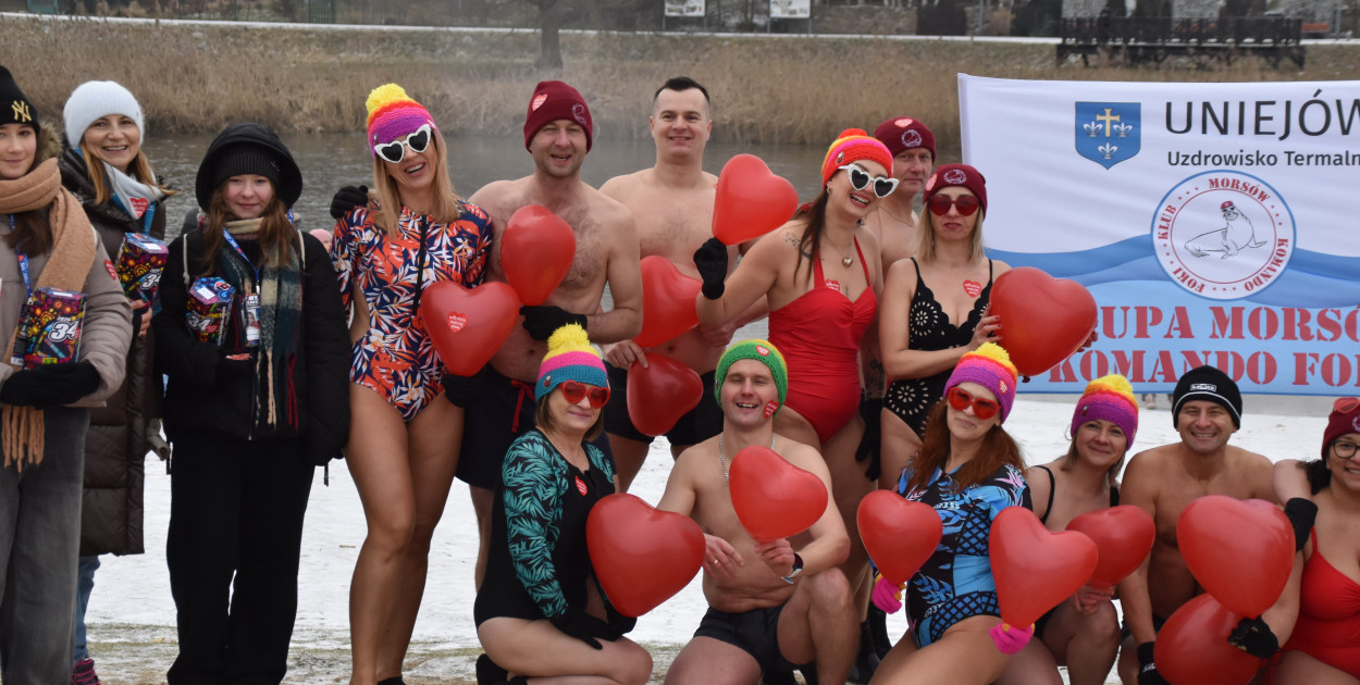 Tak Wielka Orkiestra Świątecznej Pomocy gra w gminie Uniejów. [ZDJĘCIA]