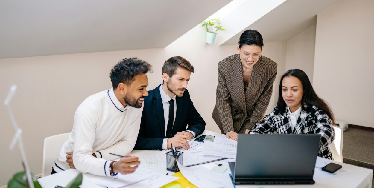 Stała obsługa prawna spółki w Warszawie – jak zabezpieczyć biznes w dynamicznym ot