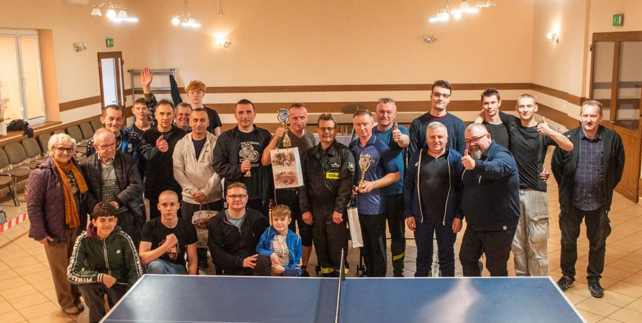 Gminny Turniej Tenisa Stołowego o Puchar Burmistrza Uniejowa. Kto najlepszy? [FOTO