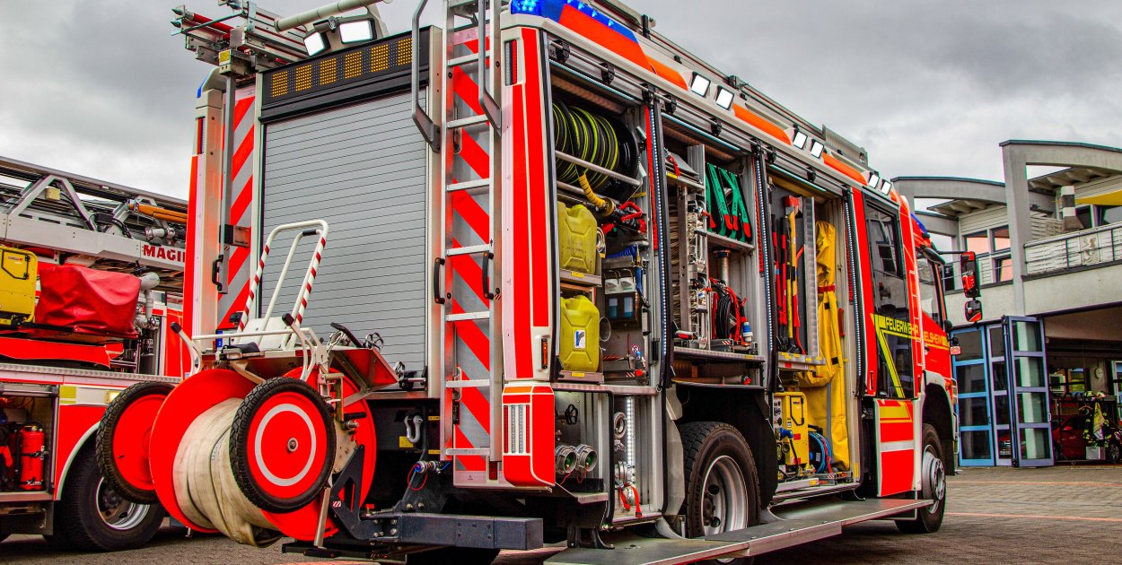 Sklep pożarniczy z wyposażeniem do ochrony osobistej i detekcji gazów