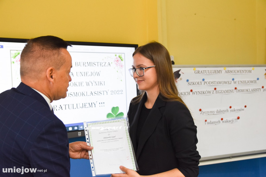 Najlepszy wynik w gminie Uniejów podczas egzaminów ósmoklasistów uzyskała Aleksandra Gogol, zdobywając w testach 95 %.